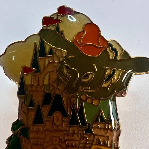 Dumbo Castle Disney Pin Euro Disney Coca-Cola Enamel Metal Multi-color - Picture 2 of 5